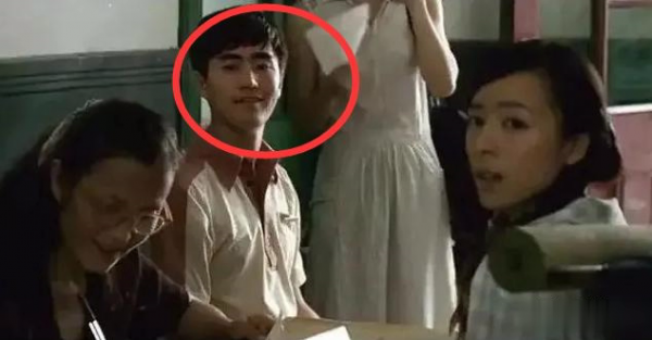 頂著噓聲拼命、父親去世才暴露身份，這8位星二代，每個都不簡單