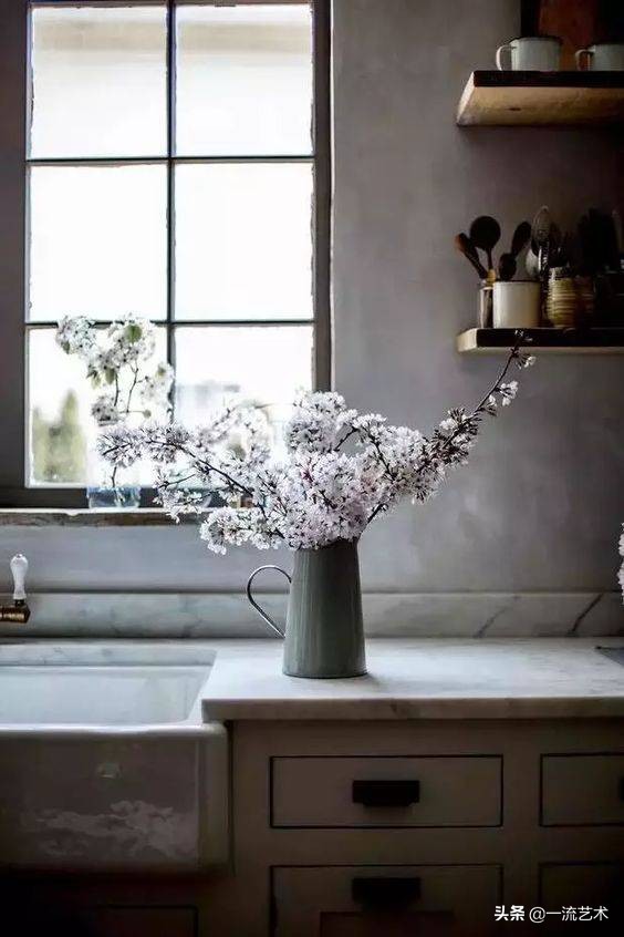 一枝插花,驚豔一家 一枝插花,驚豔一家