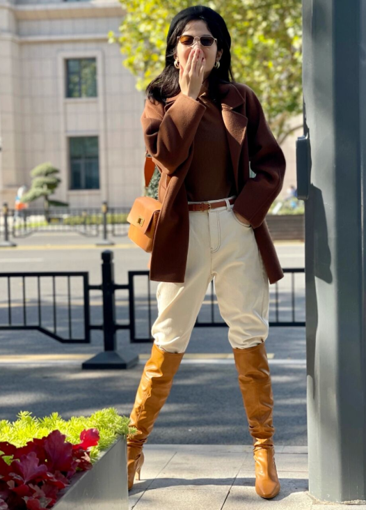 長筒靴不好搭配？那是你沒遇到這4件上衣，這樣穿上氣場全開