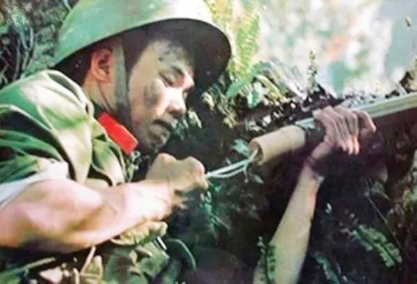 對越自衛反擊戰：“黃繼光式的戰鬥英雄”楊朝芬，轉業之後怎樣了