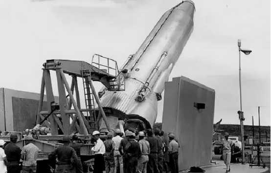 1961年英國準備48枚核彈，想要隨時轟炸中國，最終為何沒敢動手