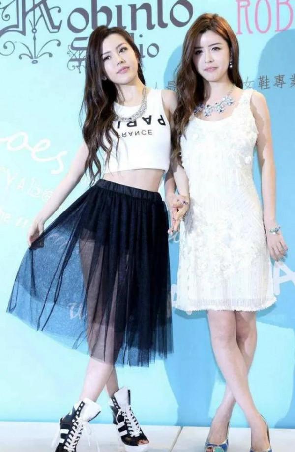 by2沒有正常站立過全因為她們嚴重的羅圈腿 by2沒有正常站立過全因為她們嚴重的羅圈腿