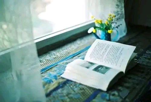 散文：人到中年，保持內心安靜，讓浮躁隨風而去