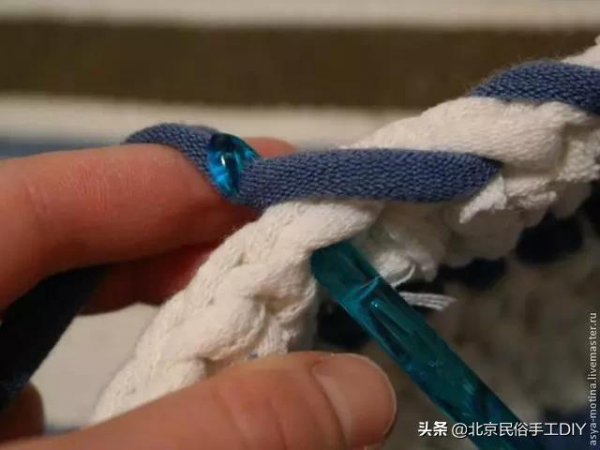 舊衣服丟了可惜！不如做一個漂亮的儲物筐，簡單而且實用