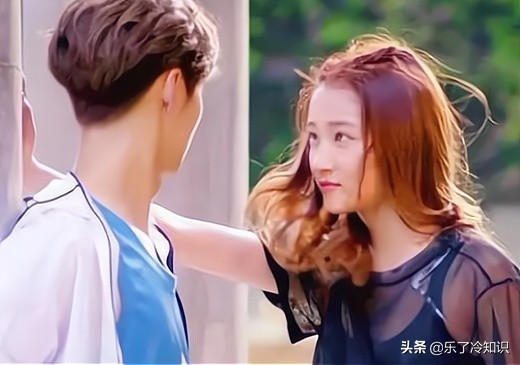 關曉彤“真人”長啥樣？素顏好漂亮，難怪鹿晗想娶回家