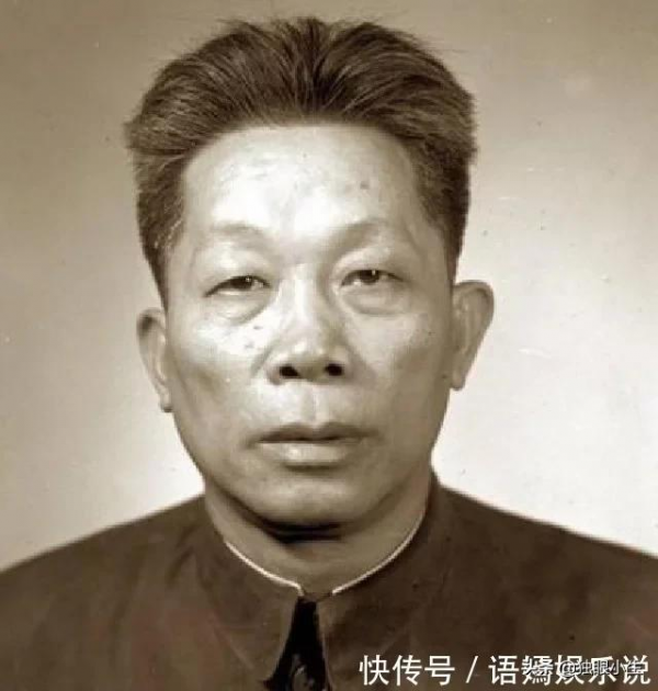 獲得三枚“一級勳章”的馮白駒，建國後為什麼沒有任何軍銜？