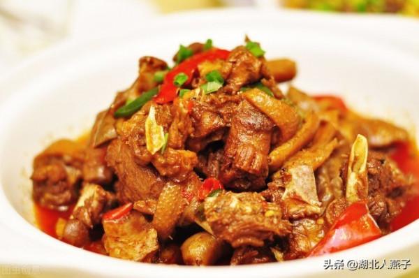 中秋節放假安排，團圓家宴菜譜，10菜1湯，3冷盤7熱菜，葷素搭配