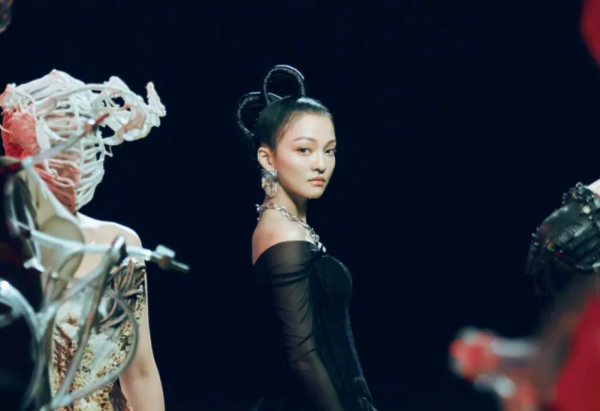 為還鉅債出道的10位明星,有2人還父母賭債,有5人因家裡生意失敗 為還鉅債出道的10位明星,有2人還父母賭債,有5人因家裡生意失敗