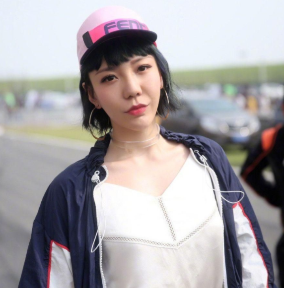 “昔日頂流”吳莫愁:從公眾眼中消失的這3年,都做了什麼? “昔日頂流”吳莫愁:從公眾眼中消失的這3年,都做了什麼?