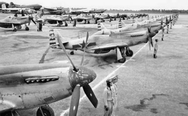 開國大典前夕，受閱戰機為何突然更換型號？毛履武：誓死守衛飛機