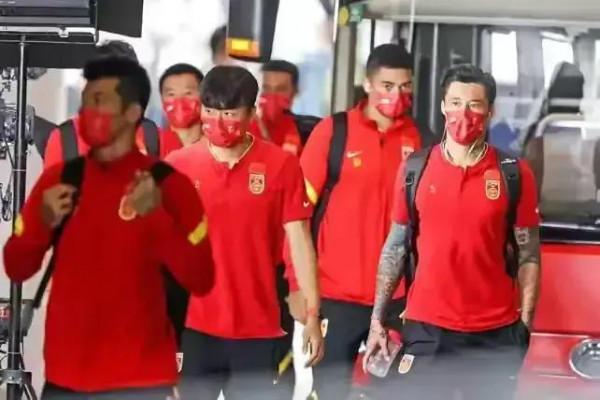 國足天價酒店風波:價格不是問題,菜才是原罪 國足天價酒店風波:價格不是問題,菜才是原罪