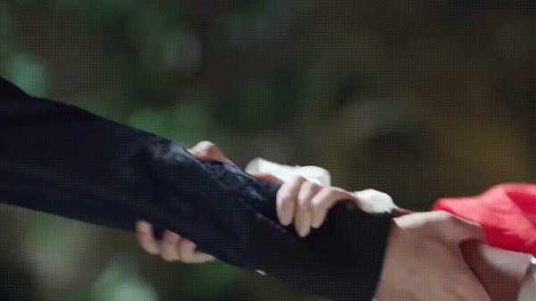 嘉南傳變成奇蹟暖暖？鞠婧禕還是萬年不變精修妝容，和劇目都不配