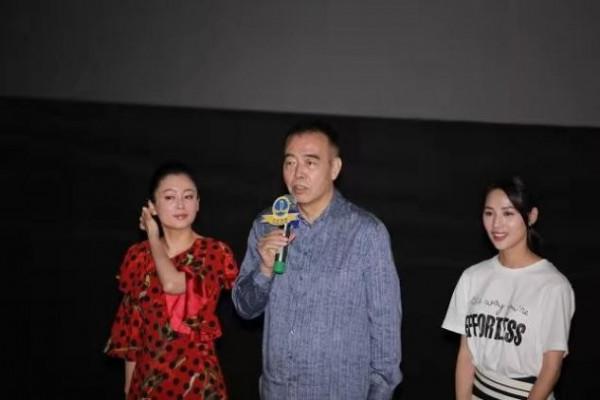 陳紅罕見扮嫩卻翻車，穿荷葉邊紅裙好臃腫，和女神氣質太不搭調