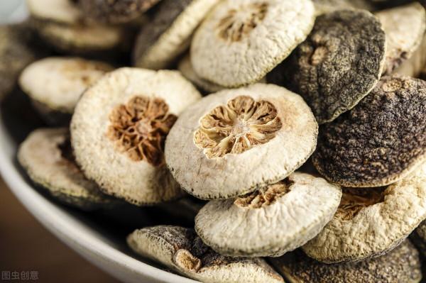 一味中藥:牡蠣,收斂固澀,軟堅散結,化掉體內堅硬的結節 一味中藥:牡蠣,收斂固澀,軟堅散結,化掉體內堅硬的結節