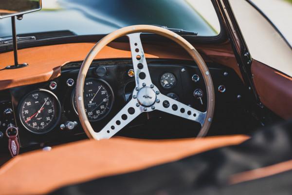 2021年造的老古董 賣得比新車貴幾倍!這些車太任性 2021年造的老古董 賣得比新車貴幾倍!這些車太任性