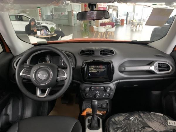 比繽智、XR-V更具個性的小型SUV，賣不動只是因為內飾嗎？