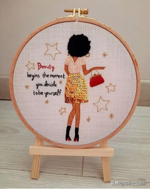 像真發一樣可以編的髮型都能繡出來，如此立體的繡法怎麼能錯過