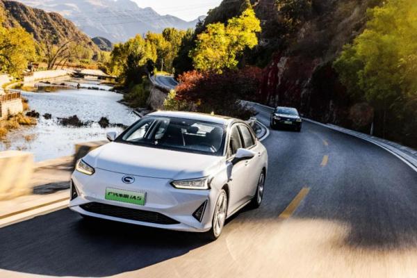 汽車OTA升級什麼時候才能像手機系統升級那樣自由？​