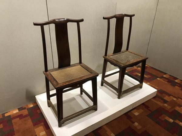 木質特徵不算典型，清黃花梨燈掛椅69萬成交