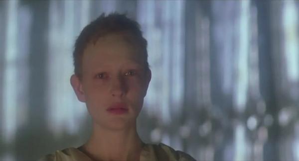 伊麗莎白一世25歲登基，為保住青春一輩子戴假髮抹鉛粉，69歲去世