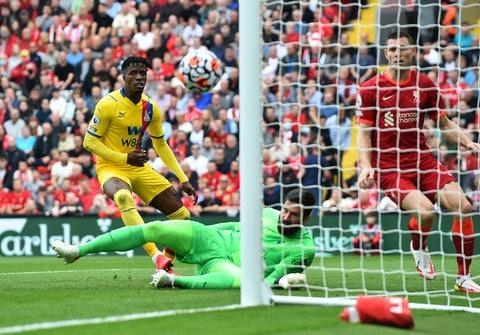 越老越妖堪比C羅!萬金油米爾納臨危受命右後衛，多項資料冠絕全場