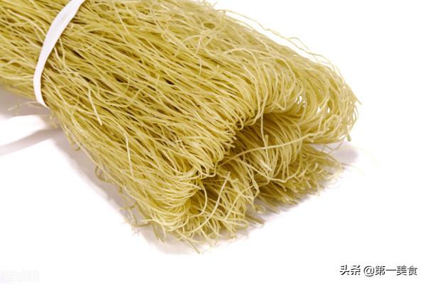 買紅薯粉條時，怎樣辨別假粉條，牢記&OpenCurlyDoubleQuote;4個技巧&rdquo;，早知道早受益