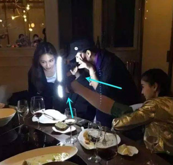 明星為拍美照太拼了,高圓圓跪地上,楊冪用吹風機,我只服張一山 明星為拍美照太拼了,高圓圓跪地上,楊冪用吹風機,我只服張一山