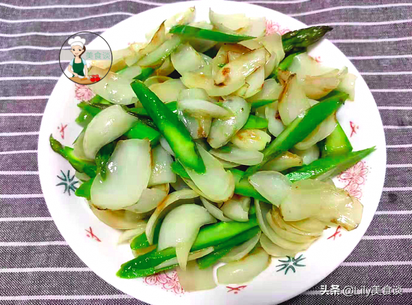 建議女人少吃保健品，多吃&OpenCurlyDoubleQuote;一白一綠&rdquo;，便宜營養，冬天吃特養人