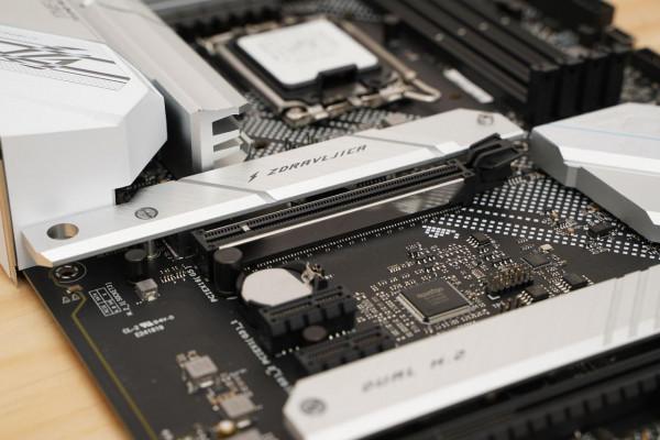 追求價效比首選 華碩ROG STRIX B660-A GAMING吹雪主機板體驗