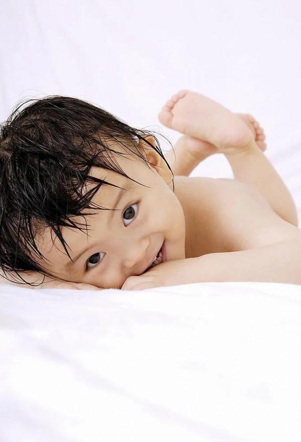 寶寶啥時候可以枕枕頭，你知道麼？