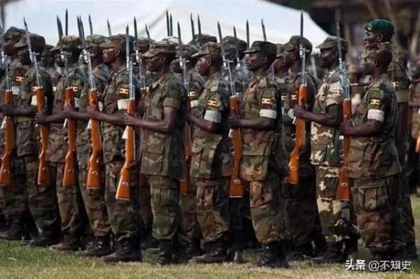 精神病當總統，6萬人死亡15萬人消失，被判死刑竟無人敢開槍