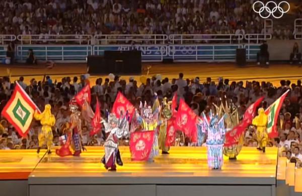 2004年雅典奧運會閉幕式結束後,張藝謀被罵得很慘 2004年雅典奧運會閉幕式結束後,張藝謀被罵得很慘