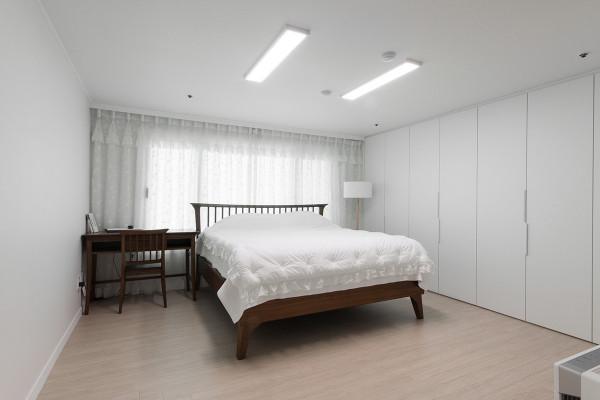 韓國夫妻堅持只丟不買,住138㎡,除必需品,家裡看不到任何雜物 韓國夫妻堅持只丟不買,住138㎡,除必需品,家裡看不到任何雜物