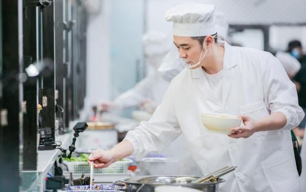 老百姓陪著鄧超錄製到半夜兩點半,《五哈》強凹的正能量令人尷尬 老百姓陪著鄧超錄製到半夜兩點半,《五哈》強凹的正能量令人尷尬