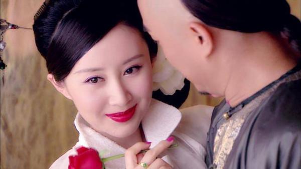 演技大爆發，這6位一人分飾多角出神入化，性格迥異讓人眼前一亮