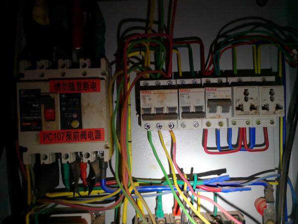 鑰匙燈，我就選多功能的