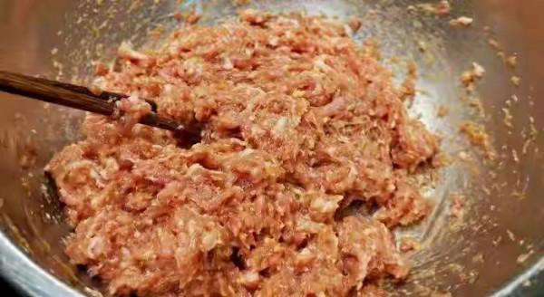 包韭菜肉餡餃子,牢記“3放2不放”韭菜碧綠不發黑,不出水不燒心 包韭菜肉餡餃子,牢記“3放2不放”韭菜碧綠不發黑,不出水不燒心