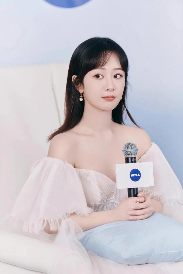 女明星在直播間捲起來了,趙麗穎青春唐嫣全是腿熱巴再現新造型 女明星在直播間捲起來了,趙麗穎青春唐嫣全是腿熱巴再現新造型