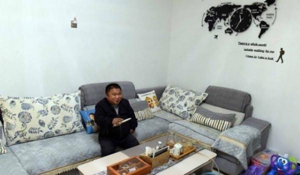 他身高1米2,結婚後幫2個弟弟娶媳婦,今一家10口住別墅不分家 他身高1米2,結婚後幫2個弟弟娶媳婦,今一家10口住別墅不分家