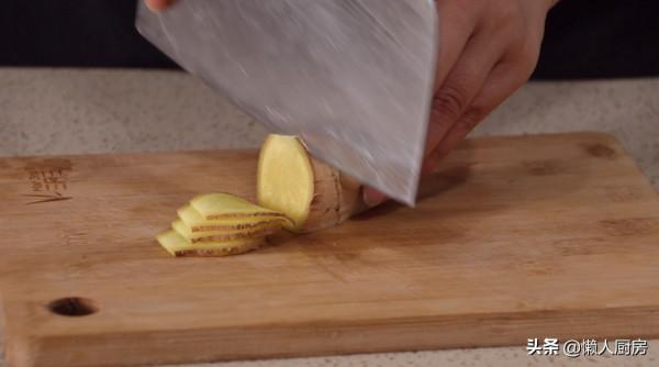 天冷了,我家隔天就用電飯鍋這樣燉魚,不用加水,別不懂吃魚 天冷了,我家隔天就用電飯鍋這樣燉魚,不用加水,別不懂吃魚