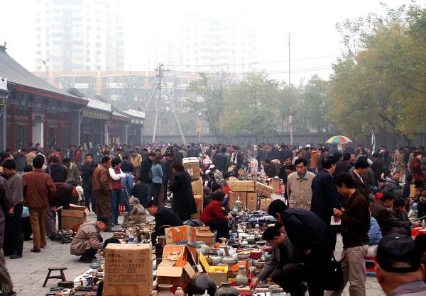 那年那月逛潘家園舊貨市場，瘋狂買老相機和攝影書刊