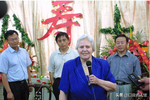 上世紀五十年代，學校給一外教發補助，卻遭到了拒絕：我是中國人