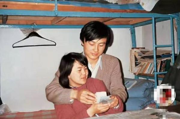 &quot;國臉&quot;王寧的愛情史，一眼定情劉純燕，不被看好的婚姻卻恩愛33年