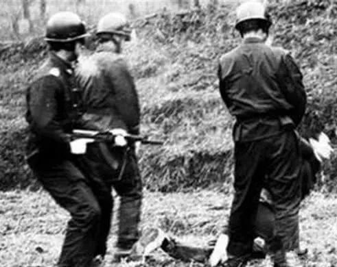 歷史老照片:1983年嚴打時槍斃死刑犯現場罕見照片 歷史老照片:1983年嚴打時槍斃死刑犯現場罕見照片