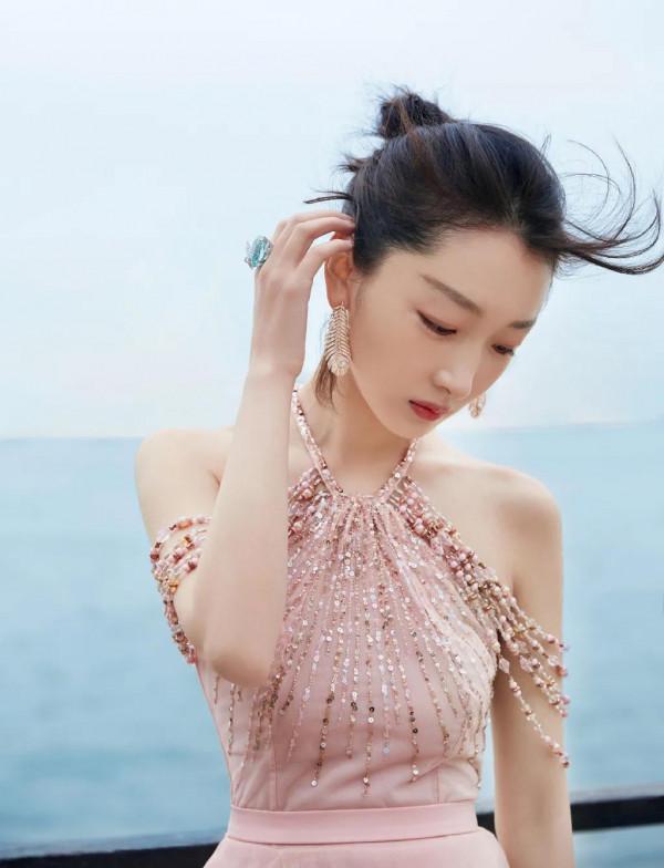 最年輕的影后河北美女周冬雨:嬌小靈動活潑可愛(第10張最可愛) 最年輕的影后河北美女周冬雨:嬌小靈動活潑可愛(第10張最可愛)