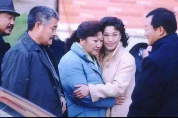 這個女人不簡單，潘長江的女搭檔怎麼和趙本山走到了一起