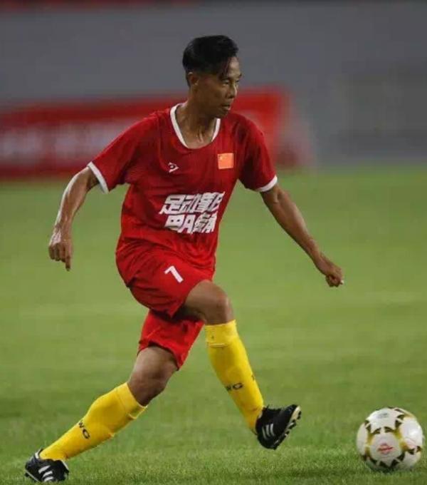 1987年，鄧小平曾邀請馬拉多納來華踢友誼賽，最終結局如何？