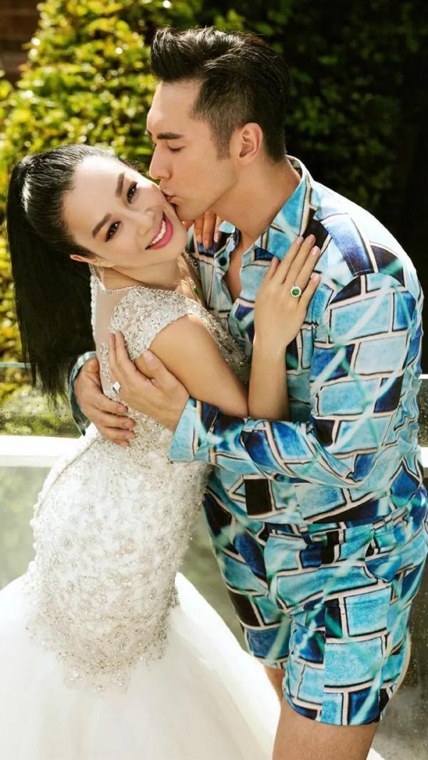 圖她美、圖她風韻猶存?這5位“嫁”給“阿姨”的男星到底圖啥? 圖她美、圖她風韻猶存?這5位“嫁”給“阿姨”的男星到底圖啥?