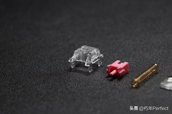 HELLO GANSS HS108T 三模熱插拔機械鍵盤開箱評測 HELLO GANSS HS108T 三模熱插拔機械鍵盤開箱評測