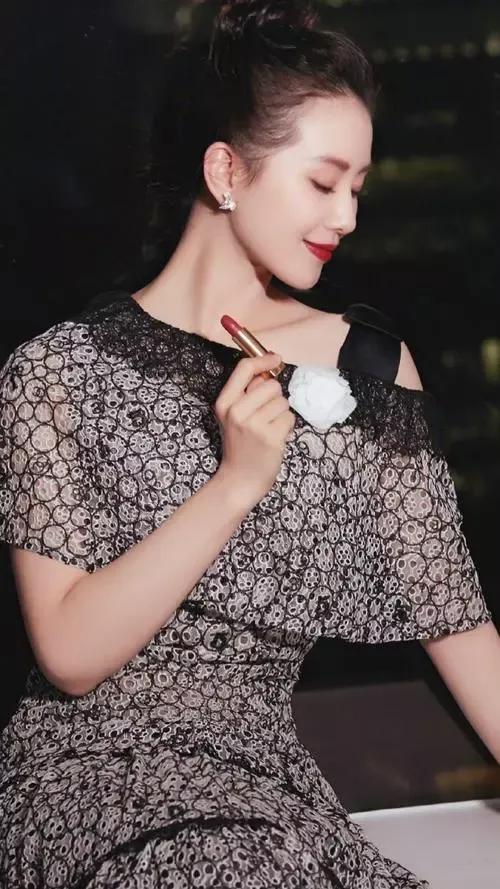 劉亦菲楊冪唐嫣，迪麗熱巴，趙麗穎，楊穎，倪妮劉詩詩85花誰更美